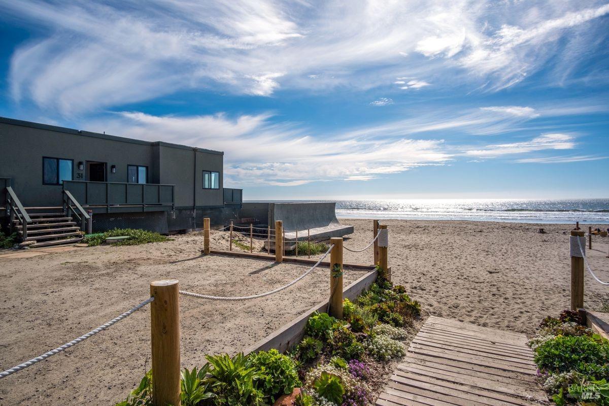 Detail Gallery Image 11 of 36 For 31 Calle Del Pradero Unkn, Stinson Beach,  CA 94970 - 2 Beds | 2 Baths
