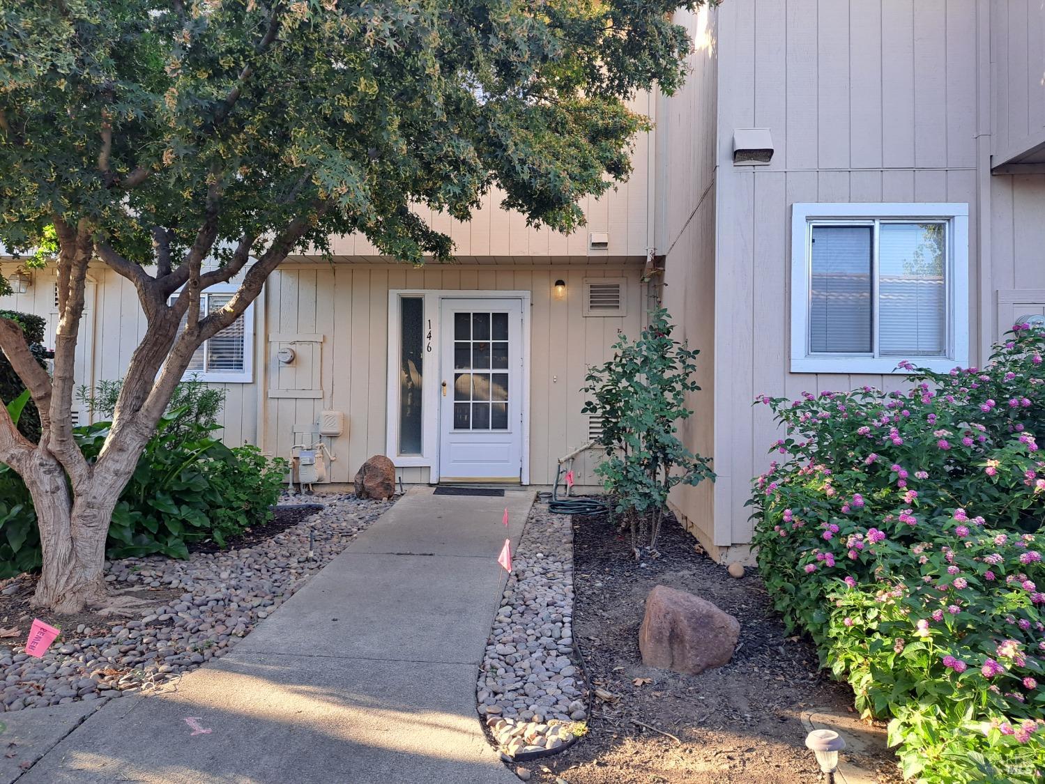 Photo of 146 Arcadia Dr in Vacaville, CA
