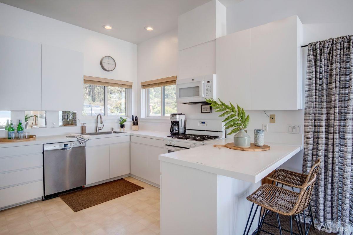 Detail Gallery Image 21 of 36 For 31 Calle Del Pradero Unkn, Stinson Beach,  CA 94970 - 2 Beds | 2 Baths