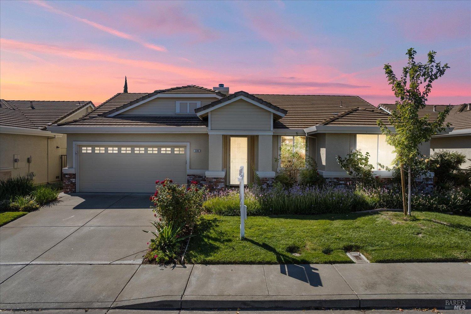 Photo of 220 Mandarin Cir in Vacaville, CA