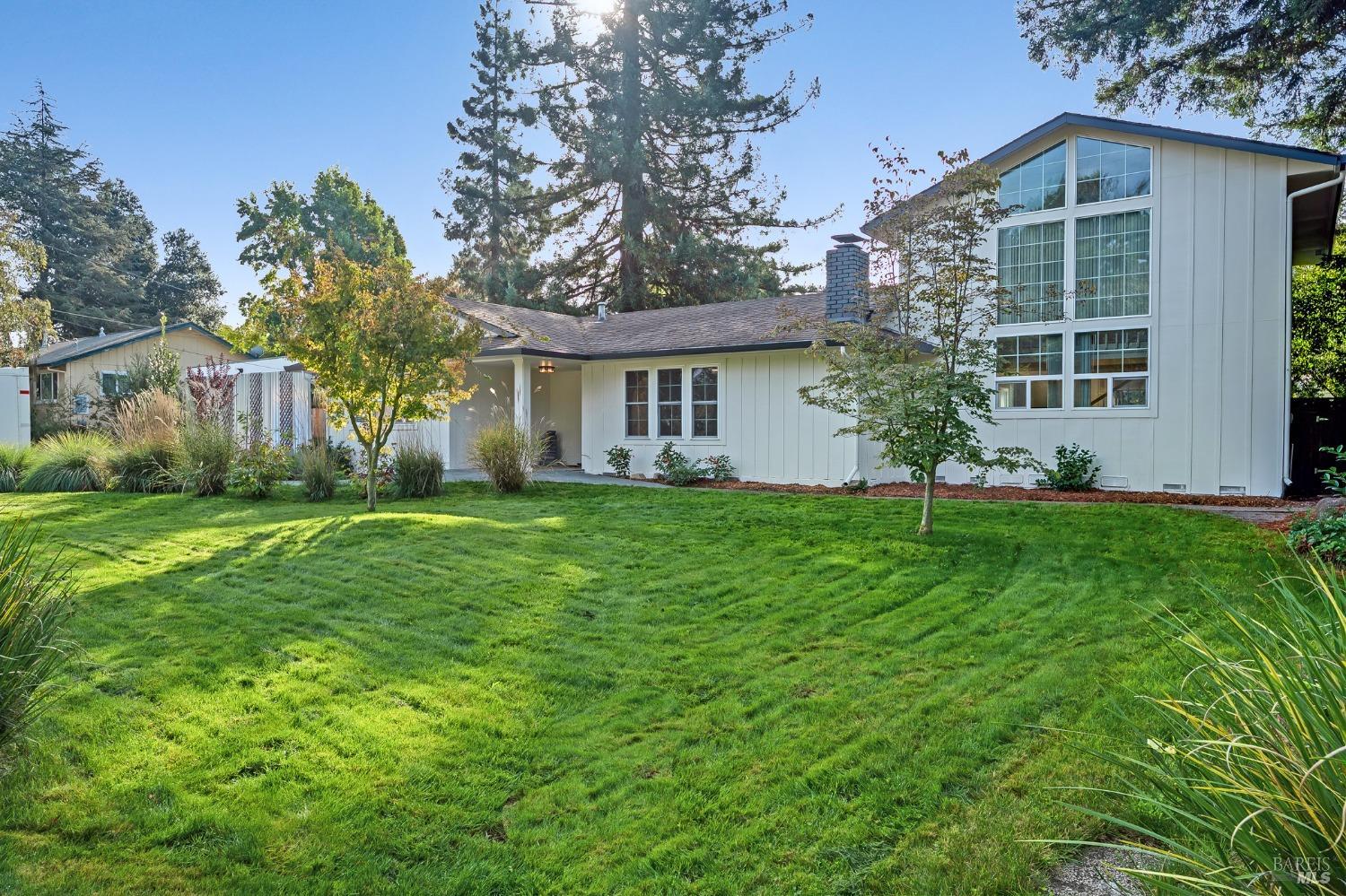 Photo of 7849 Apple Blossom Ln in Sebastopol, CA