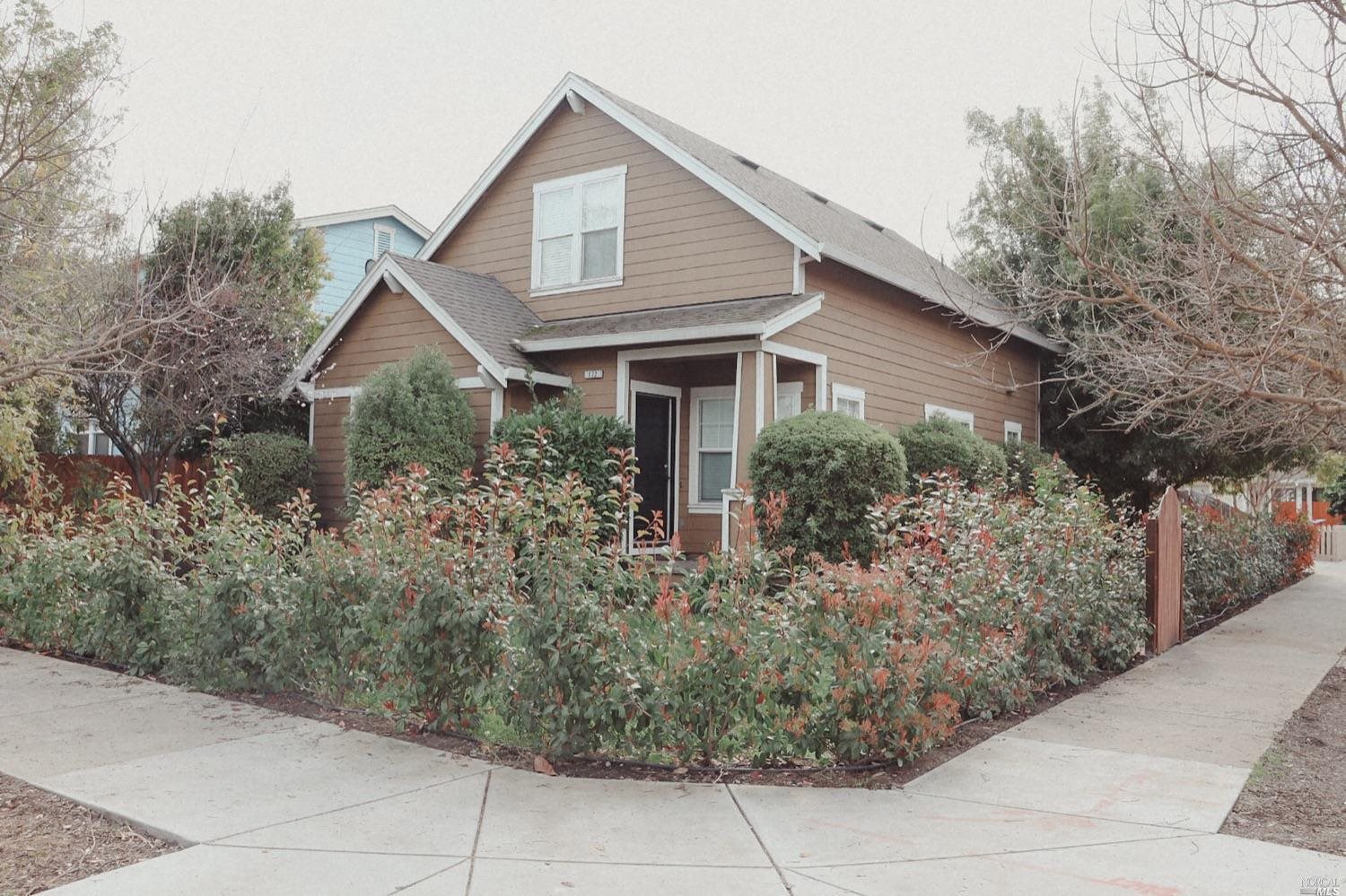 Photo of 172 3rd St in Santa Rosa, CA