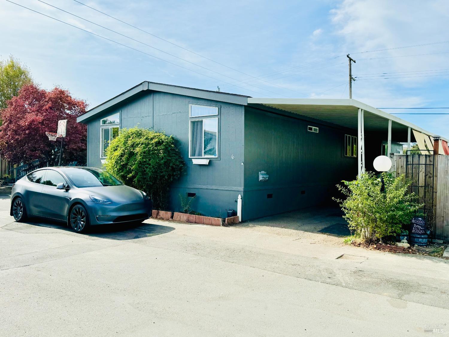 Photo of 6 Leisure Park Cir in Santa Rosa, CA