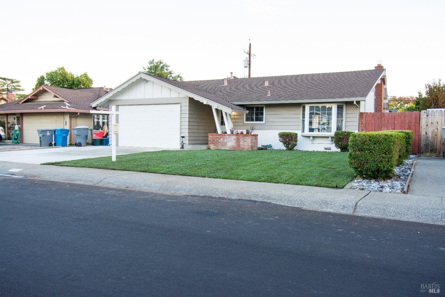 Cottonwood Street, Vacaville, California image 3