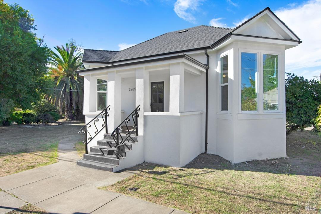 Photo of 2265 Brown St in Napa, CA