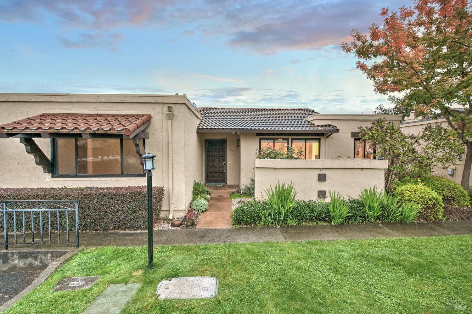 Photo of 182 La Mancha Wy in Sonoma, CA