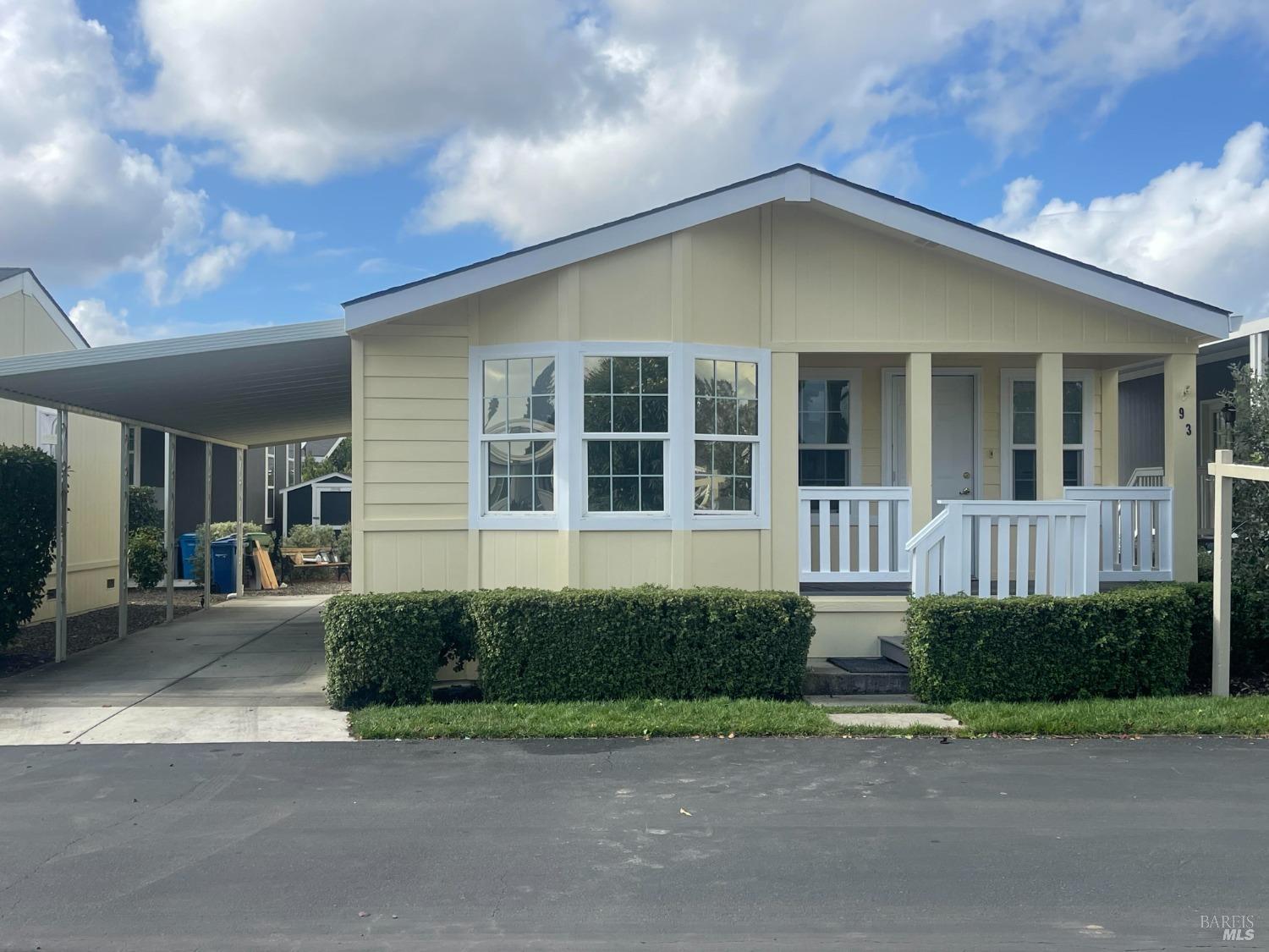Photo of 93 Candlewood Dr in Petaluma, CA