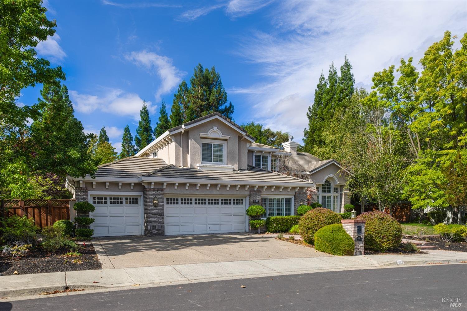 Photo of 137 Victoria Pl in Danville, CA