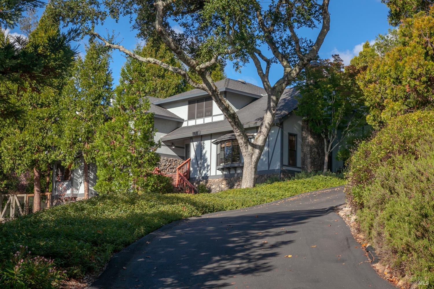 Photo of 3821 Moss Hollow Ct in Santa Rosa, CA
