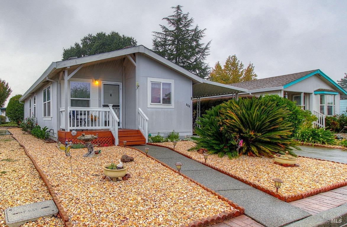 Photo of 143 Westgate Cir in Santa Rosa, CA