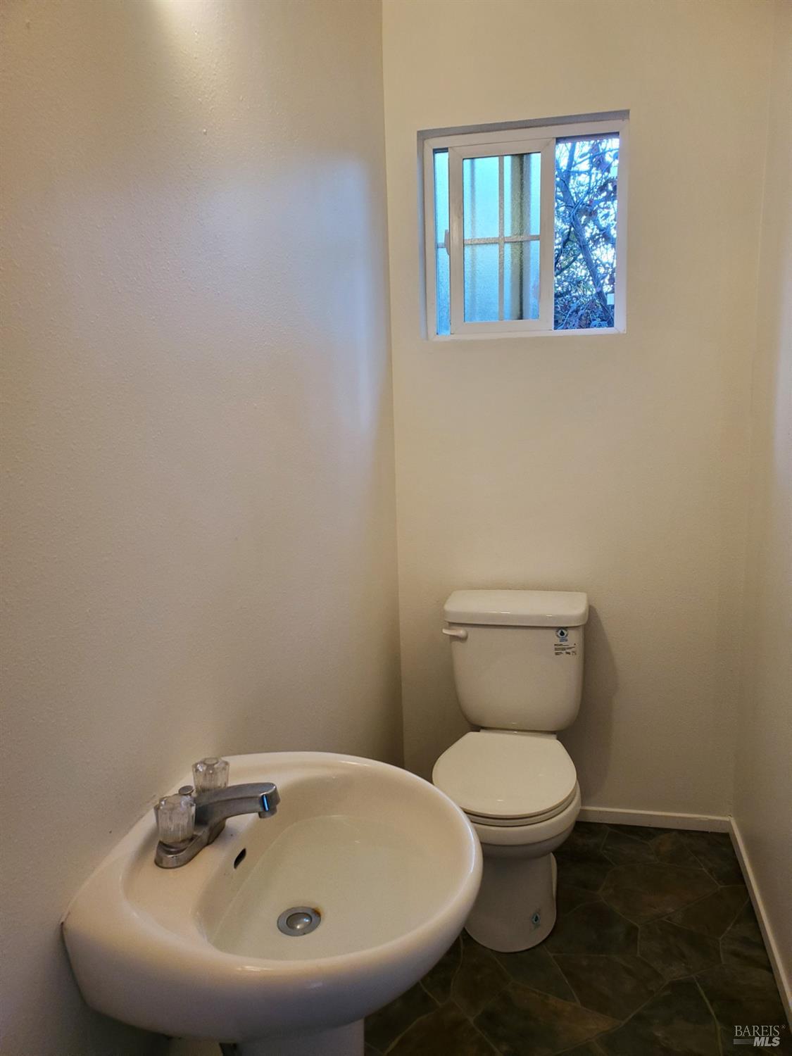 Detail Gallery Image 12 of 47 For 487 Hearn Ave, Santa Rosa,  CA 95407 - – Beds | – Baths