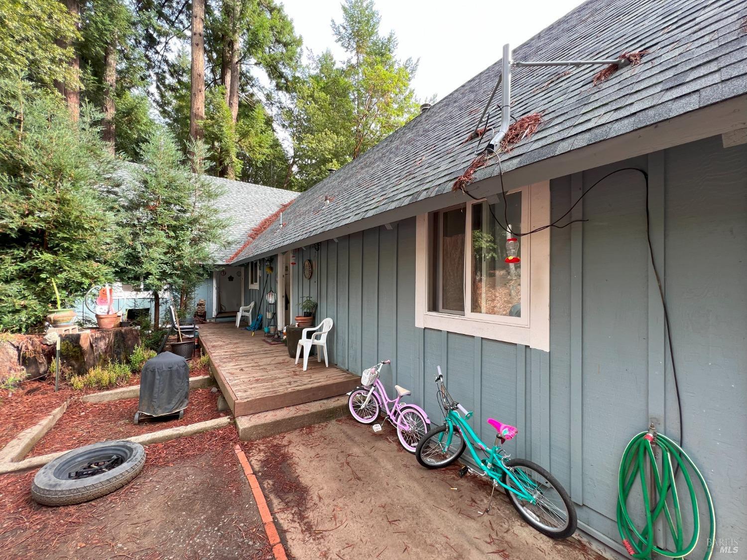 Photo of 26025 Otter Dr in Willits, CA
