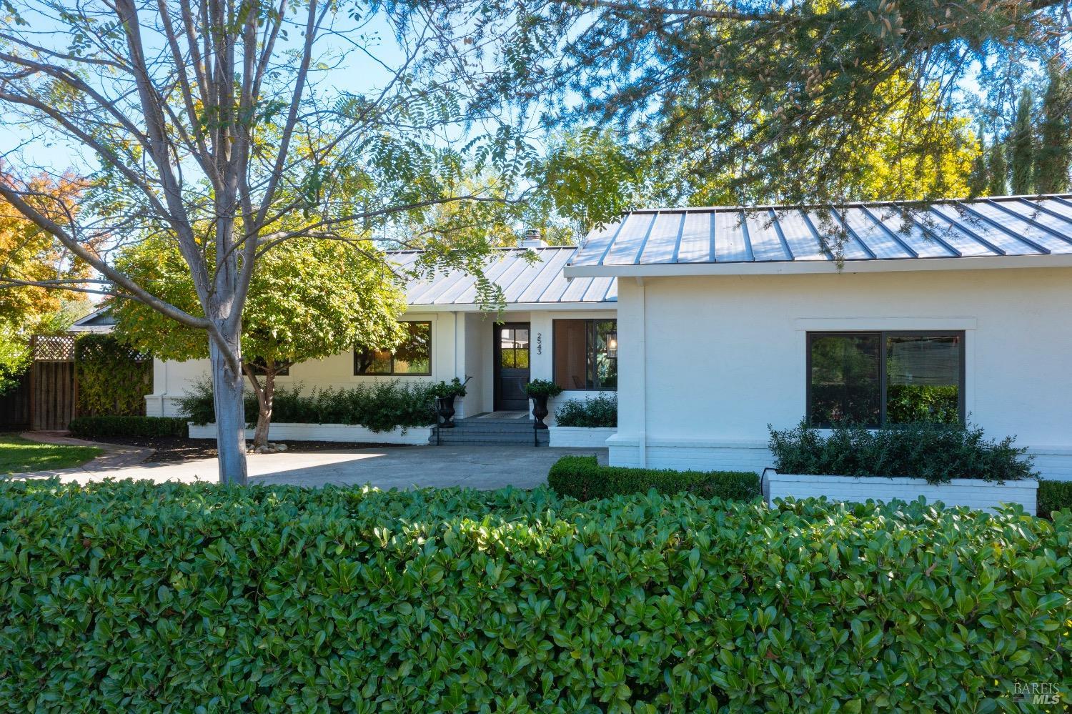 Photo of 2543 Pinot Wy in St Helena, CA