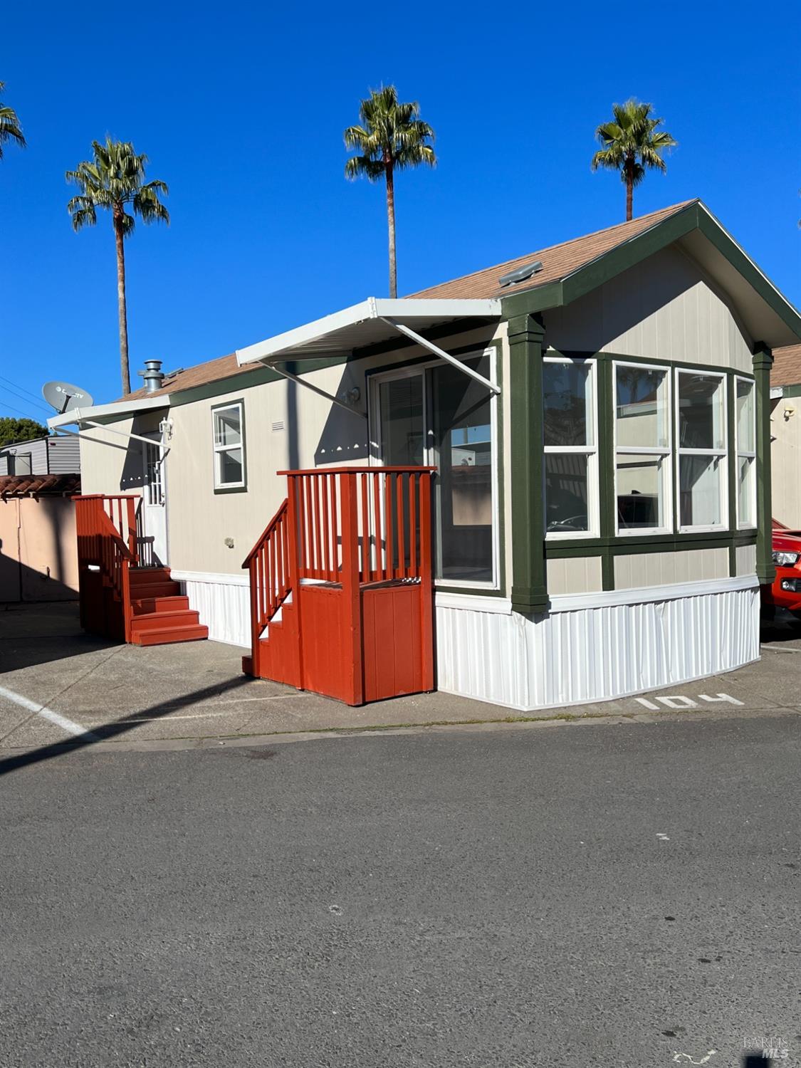 Photo of 104 N Star Dr in Santa Rosa, CA