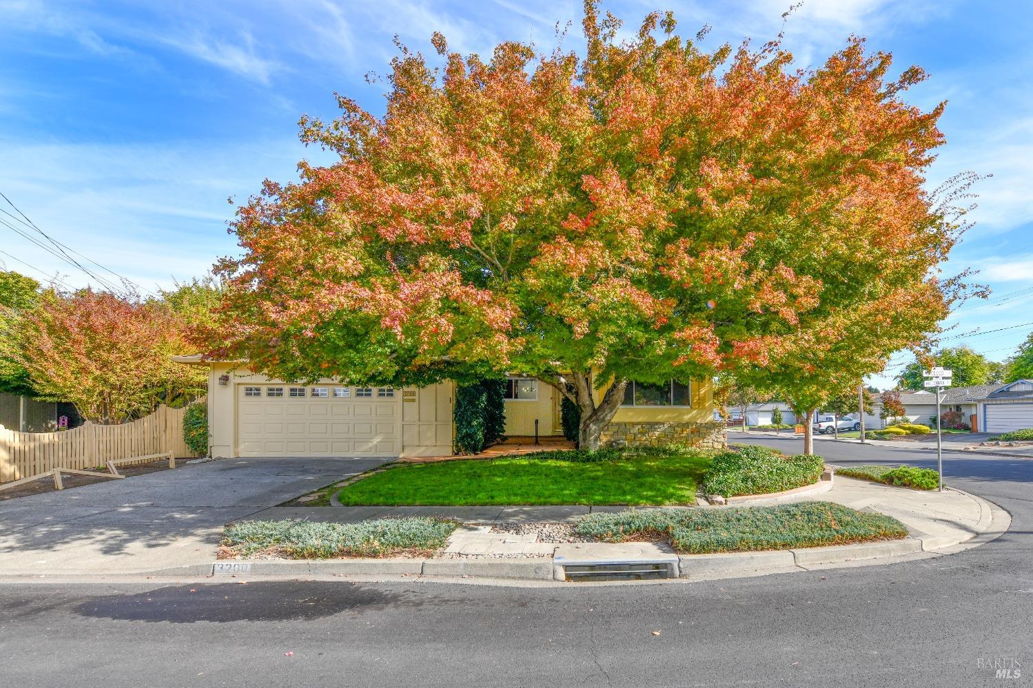 Photo of 3200 Macleod St in Napa, CA