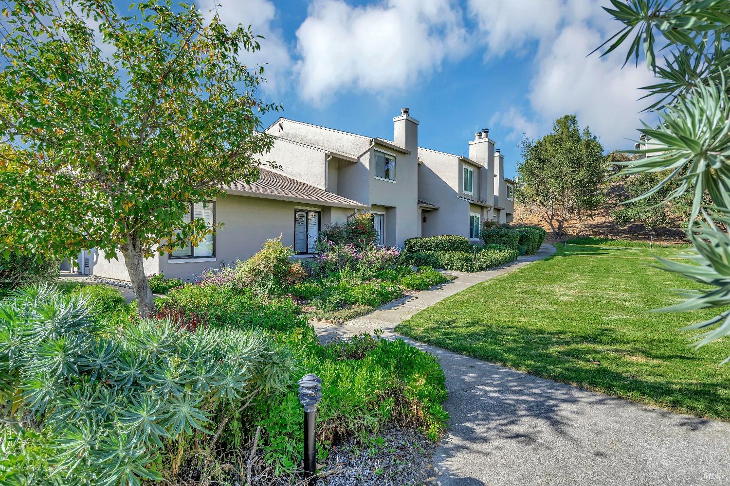 Photo of 513 Village Cir in Novato, CA