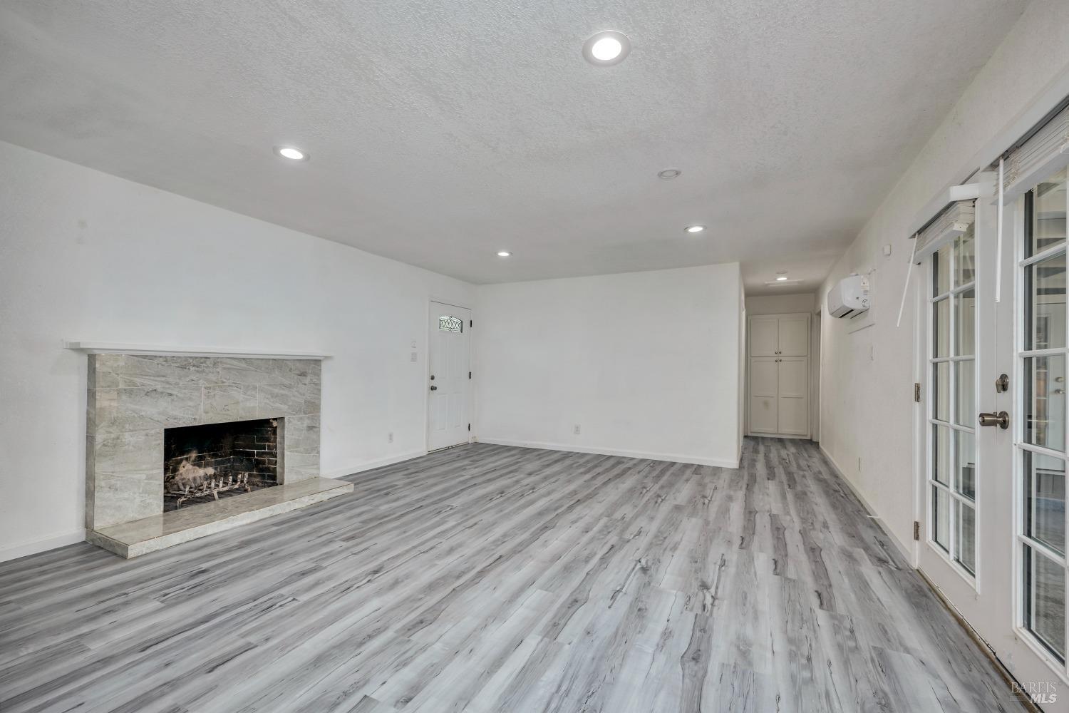 Photo of 401 Lake St in Clearlake Oaks, CA