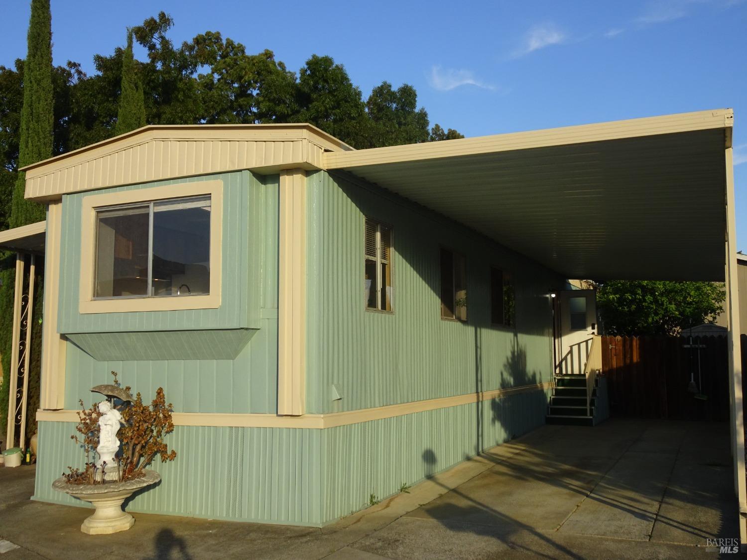 Photo of 116 Zaragoza Dr in Fairfield, CA