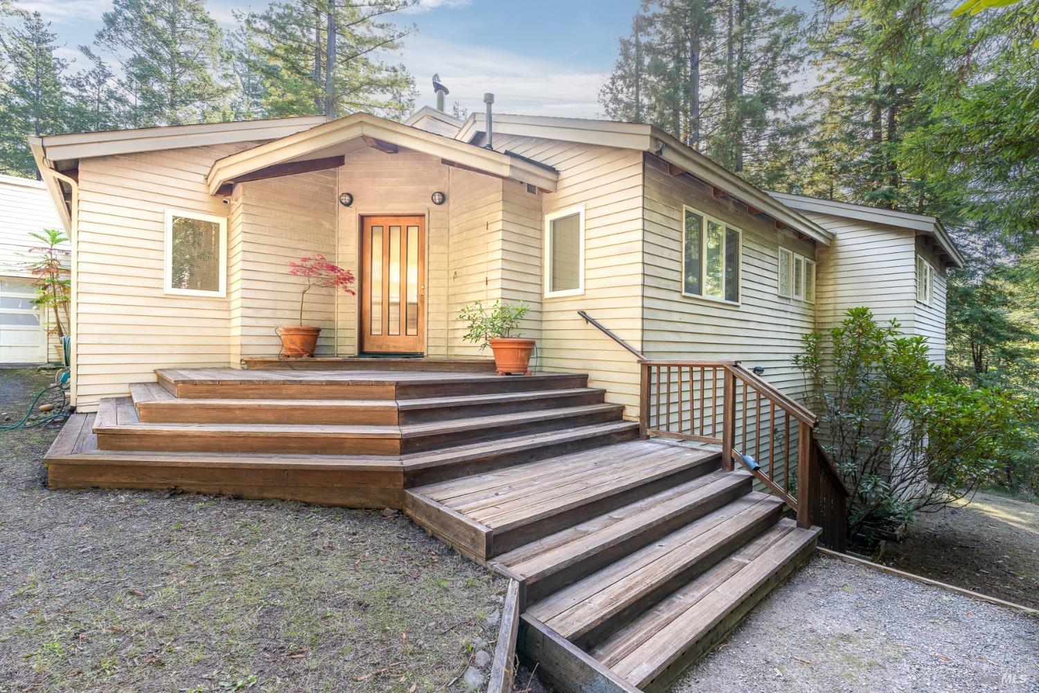 Photo of 45750 Sunset Dr in Anchor Bay, CA
