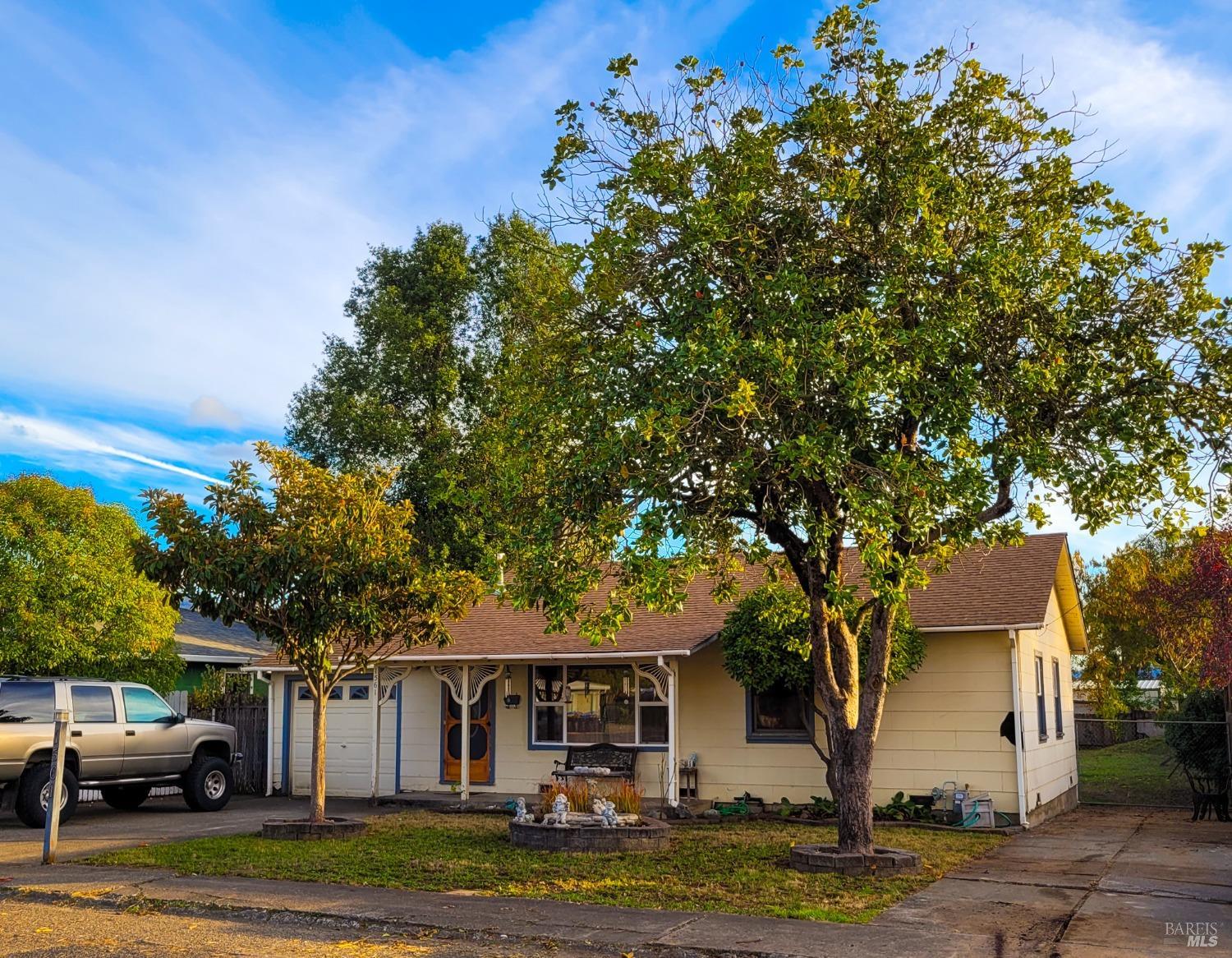 Photo of 1561 Talmage Ct in Ukiah, CA