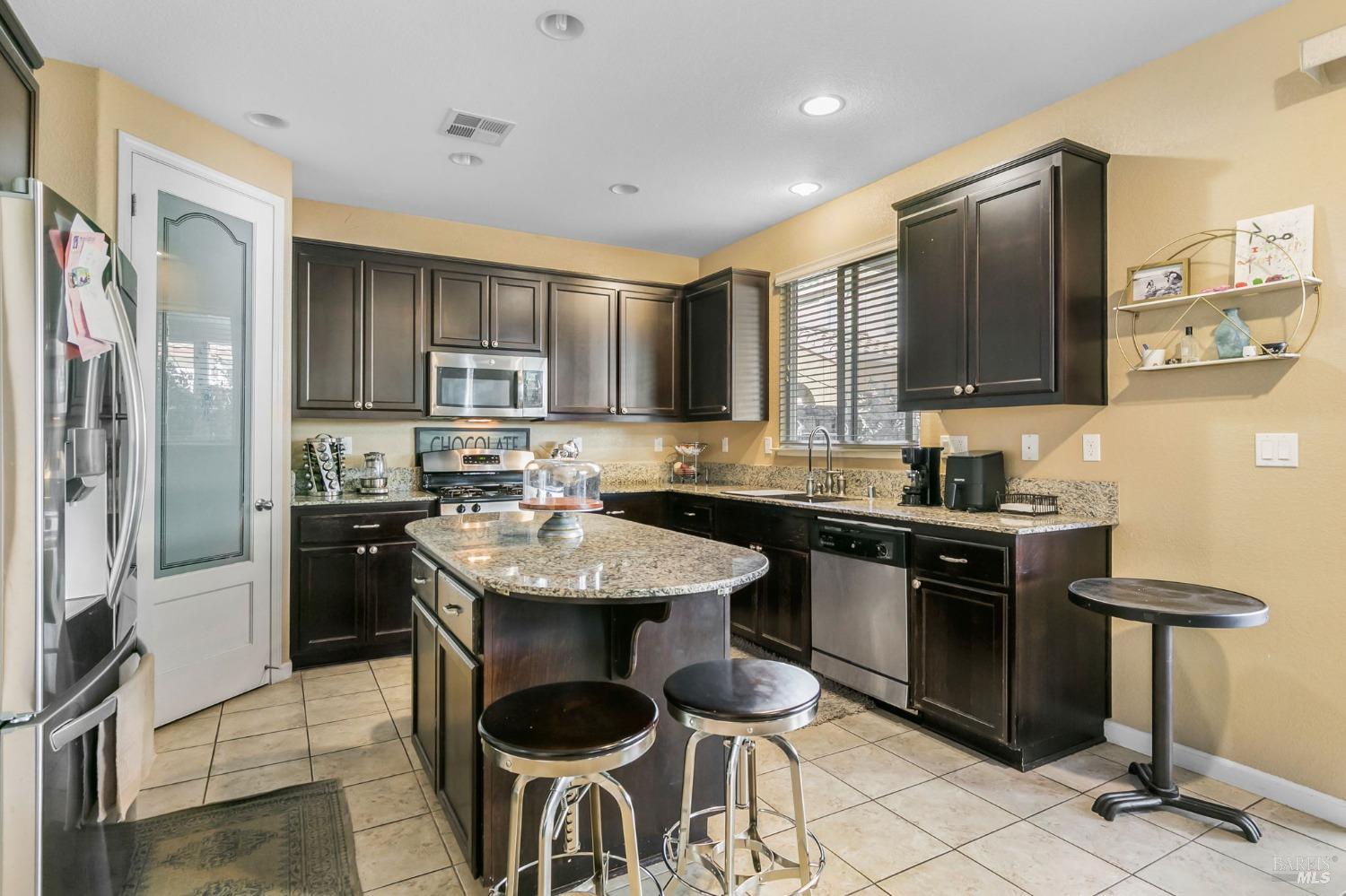 Del Mar Circle, Vacaville, California image 18