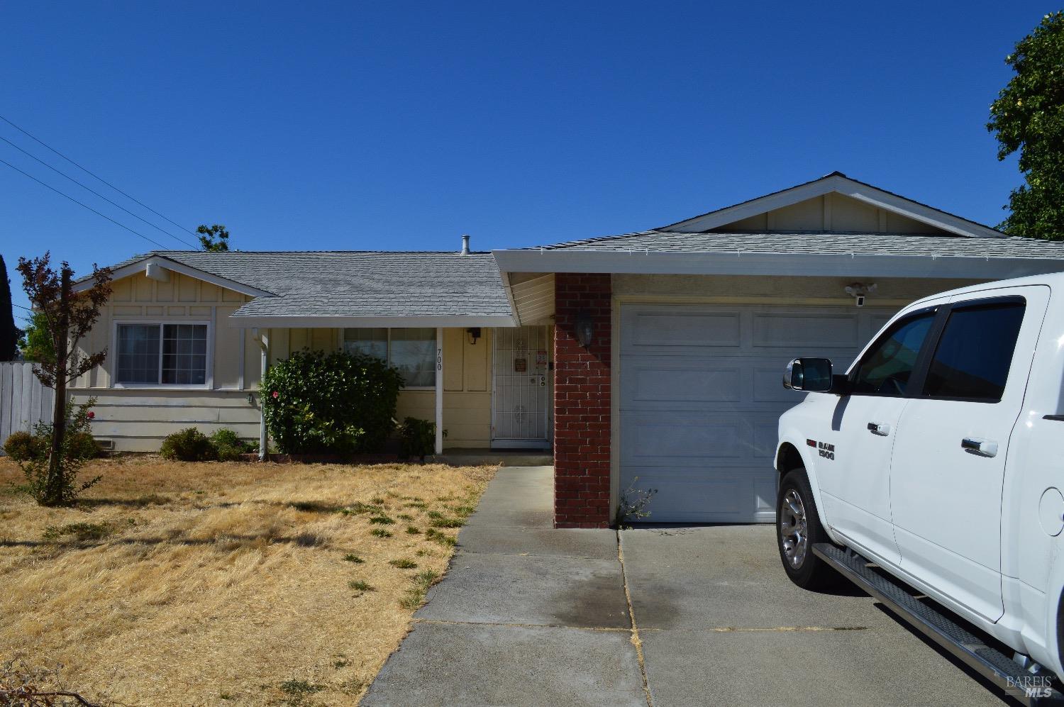 Photo of 700 San Remo St in Fairfield, CA