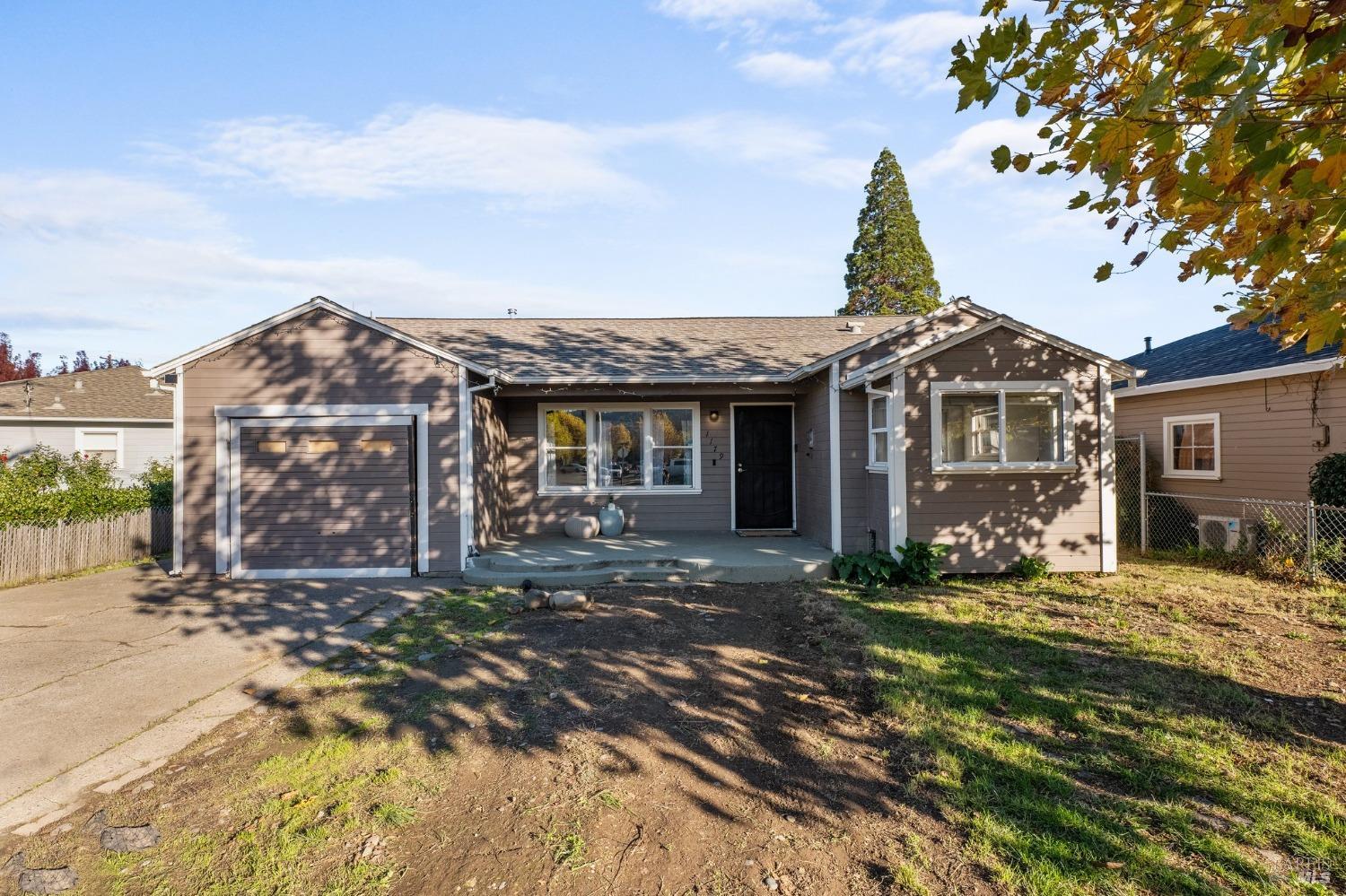 Photo of 1179 Oak St in Ukiah, CA