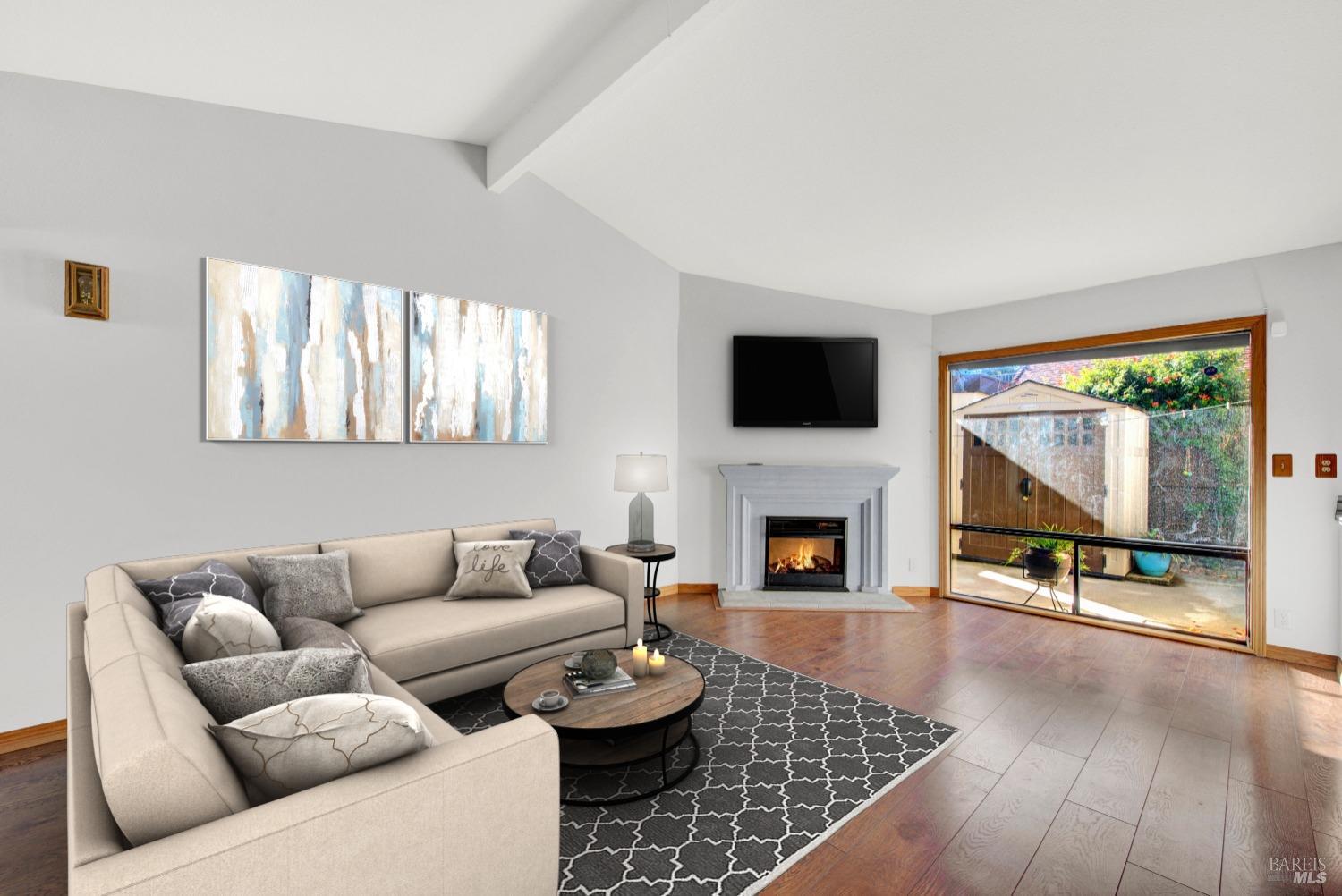 Photo of 129 Fairoaks Dr in Vacaville, CA