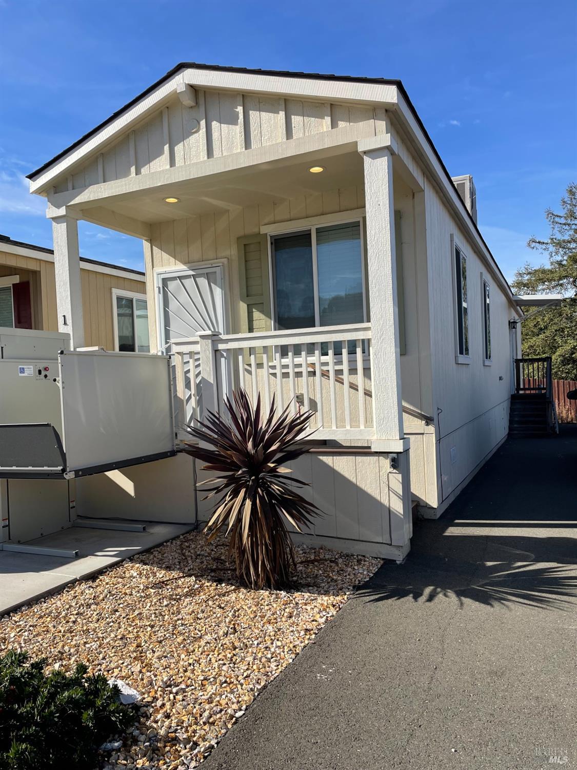 Photo of 1161 Benicia Rd #1 in Vallejo, CA