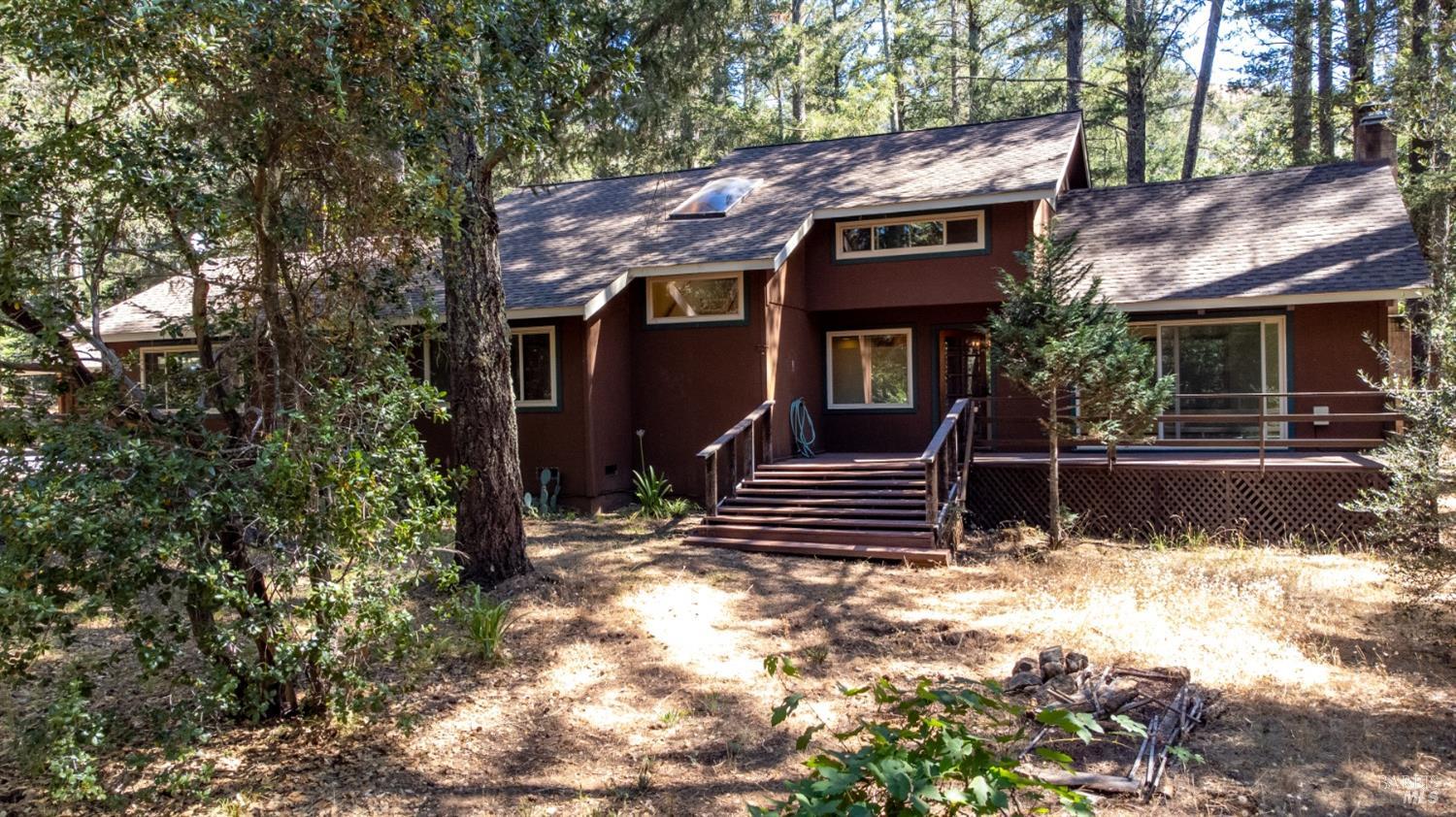 Photo of 554 Shady Acres Ln in Santa Rosa, CA
