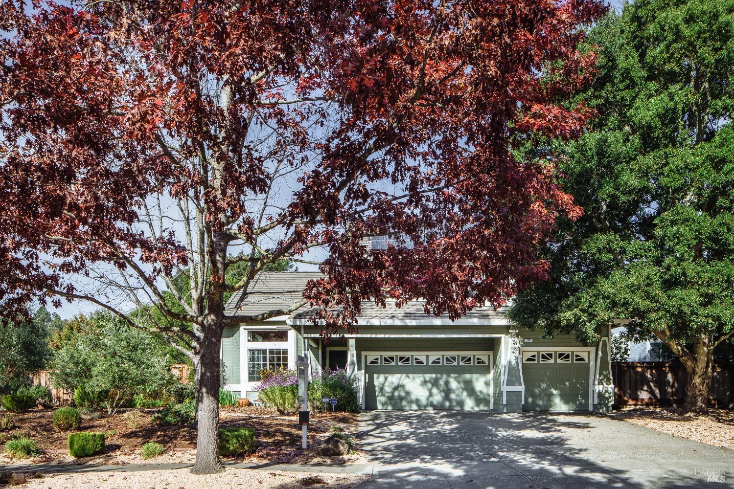 Photo of 228 Black Oak Dr in Petaluma, CA