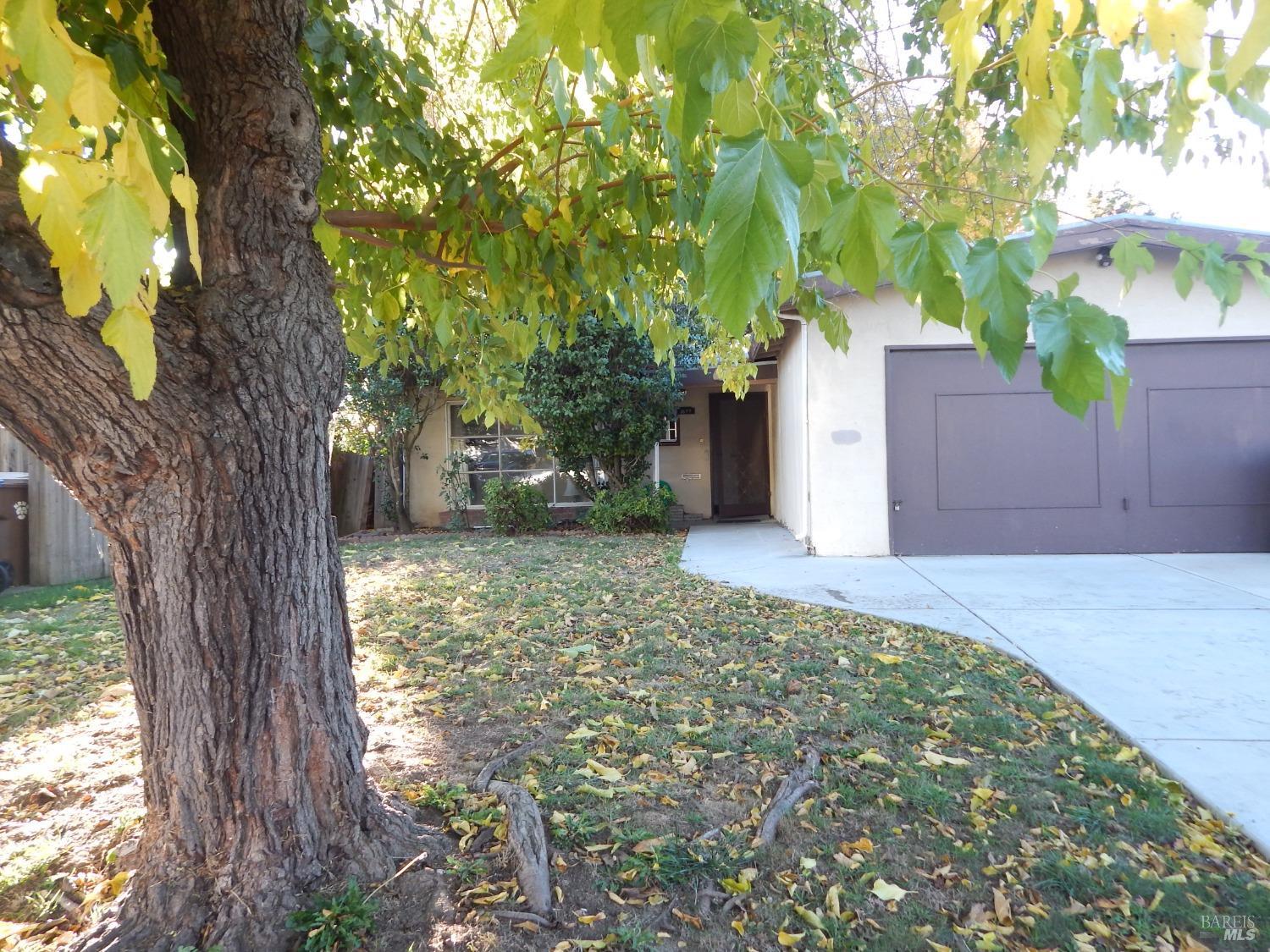 Photo of 1677 Carol Dr in Napa, CA