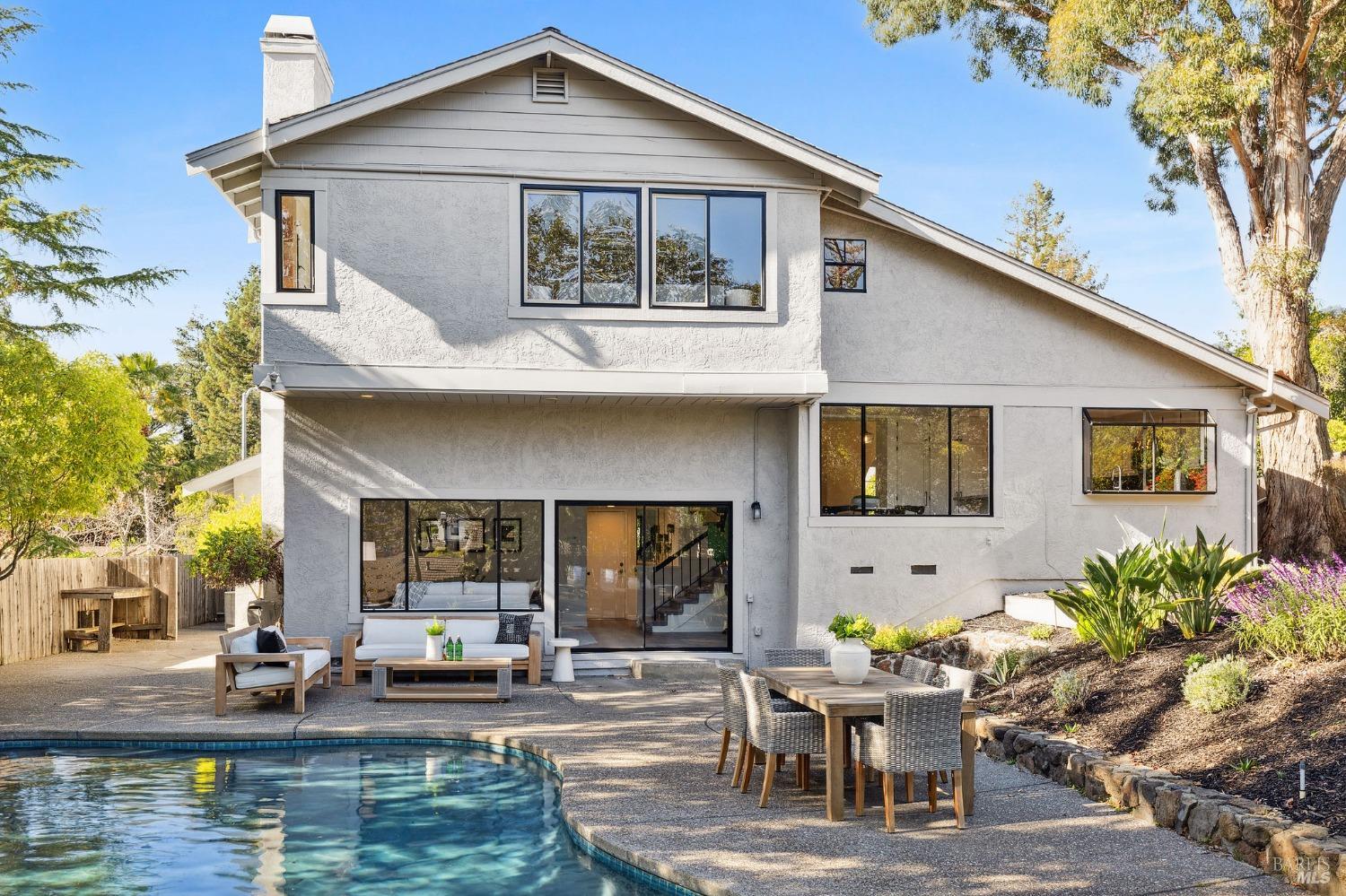 Photo of 20 Partridge Dr in Novato, CA
