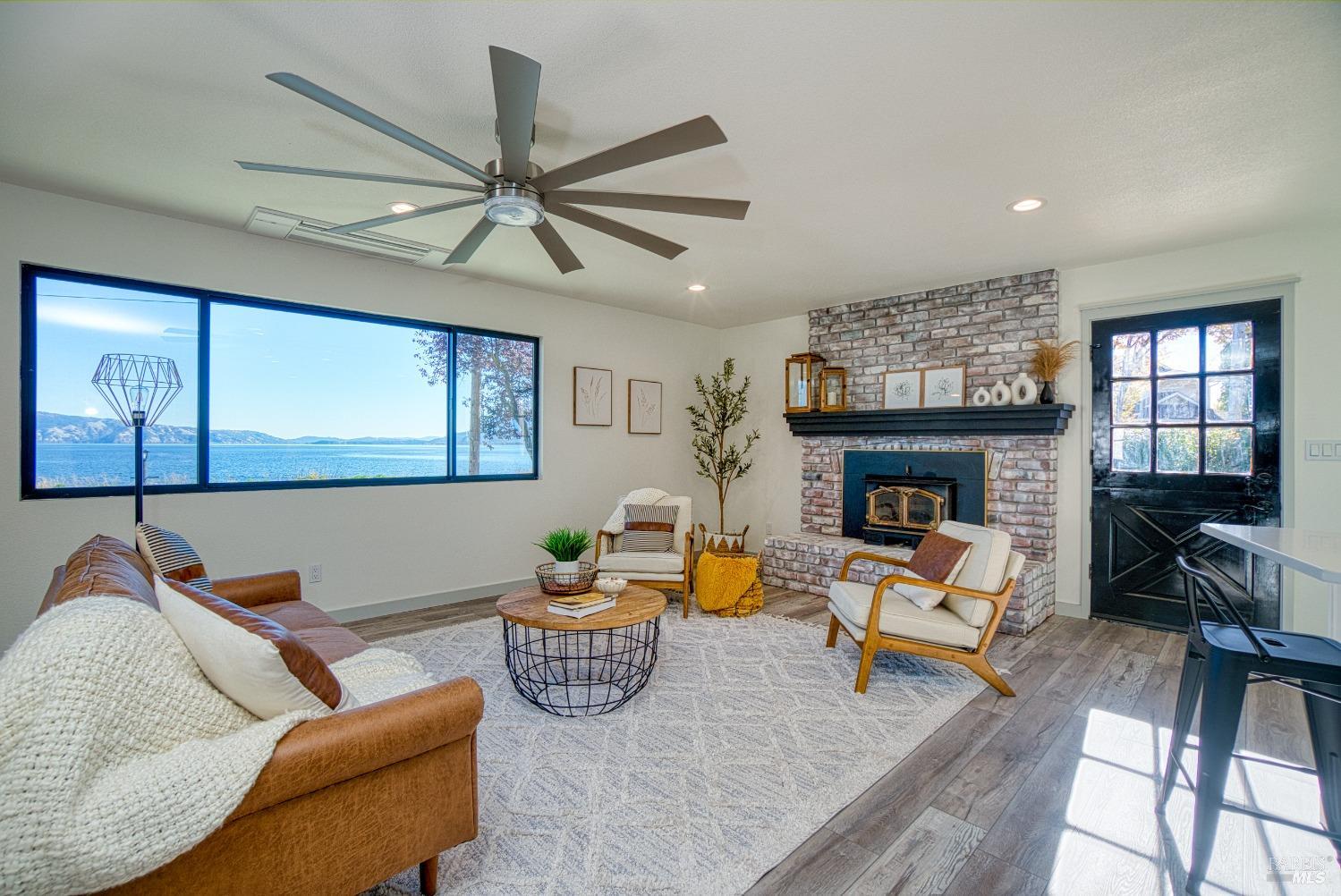 Detail Gallery Image 1 of 1 For 2023 Lakeshore Blvd, Lakeport,  CA 95453 - 3 Beds | 2/1 Baths