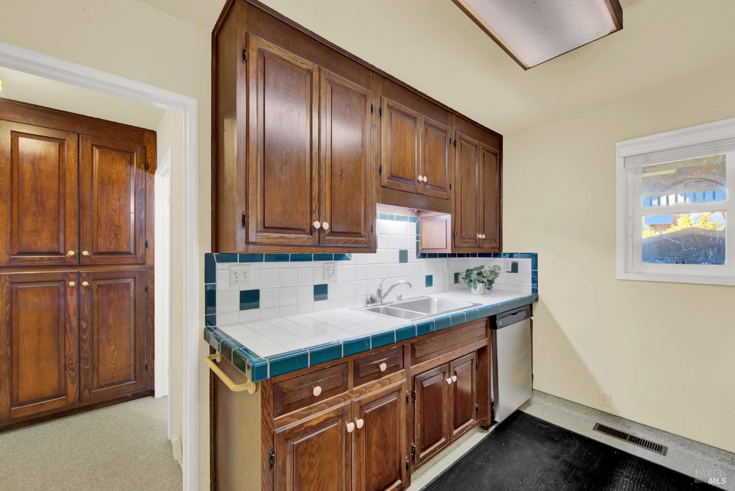 Detail Gallery Image 28 of 94 For 218 Buck Ave, Vacaville,  CA 95688 - 4 Beds | 2/1 Baths