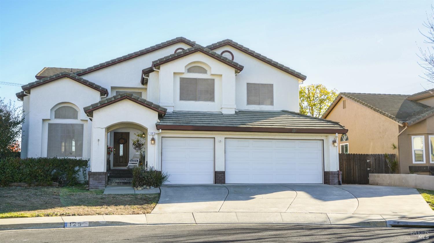 Photo of 125 Fox Hollow Cir in Vacaville, CA