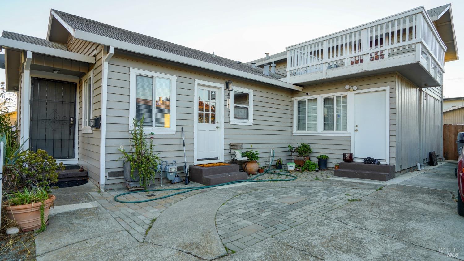 Photo of 1129 Washington St in Fairfield, CA