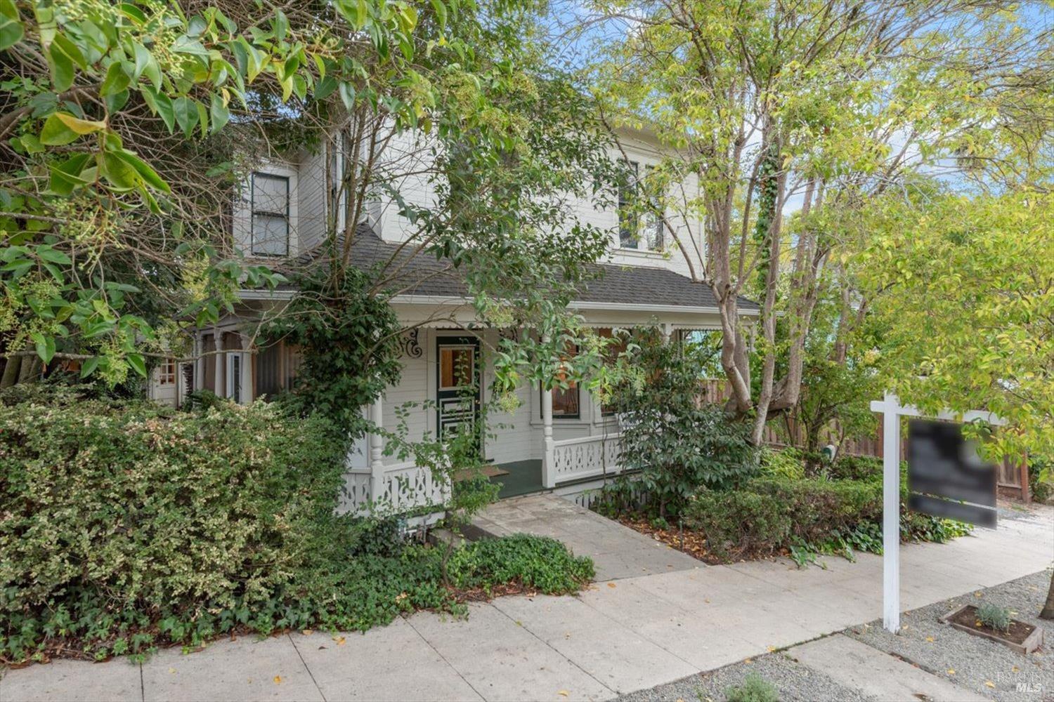 Photo of 609 Galland St in Petaluma, CA