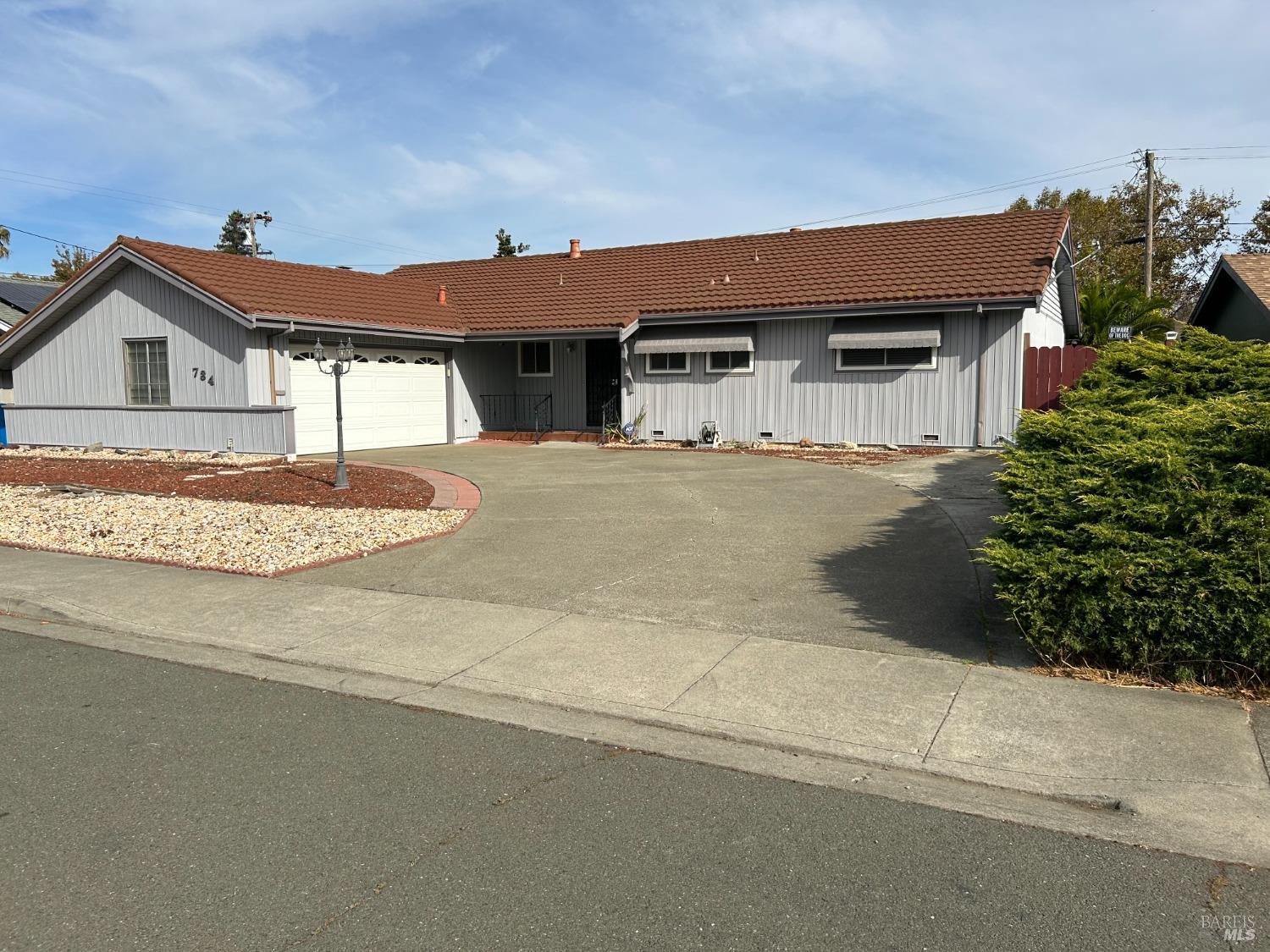 Photo of 734 Tobin Dr in Vallejo, CA