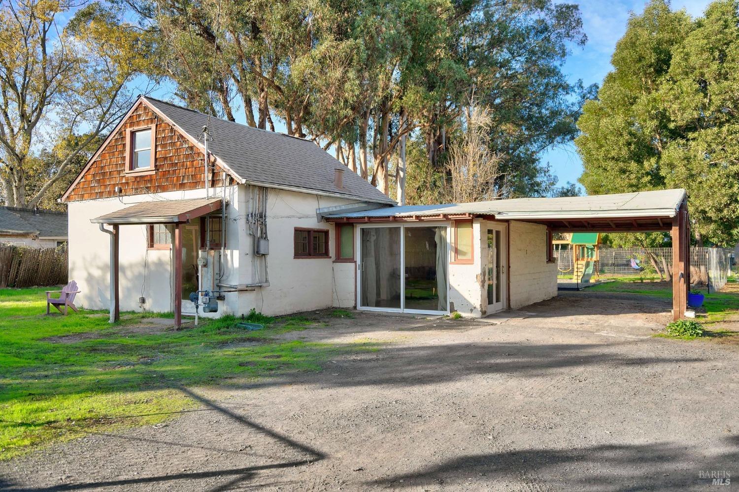 Photo of 115 Robles Ave in Santa Rosa, CA