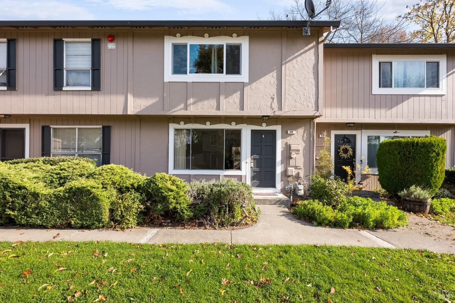 Photo of 318 Algiers Ct in Santa Rosa, CA