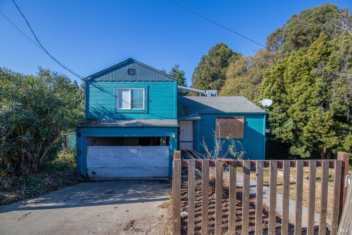 Photo of 753 Alhambra Rd in El Sobrante, CA