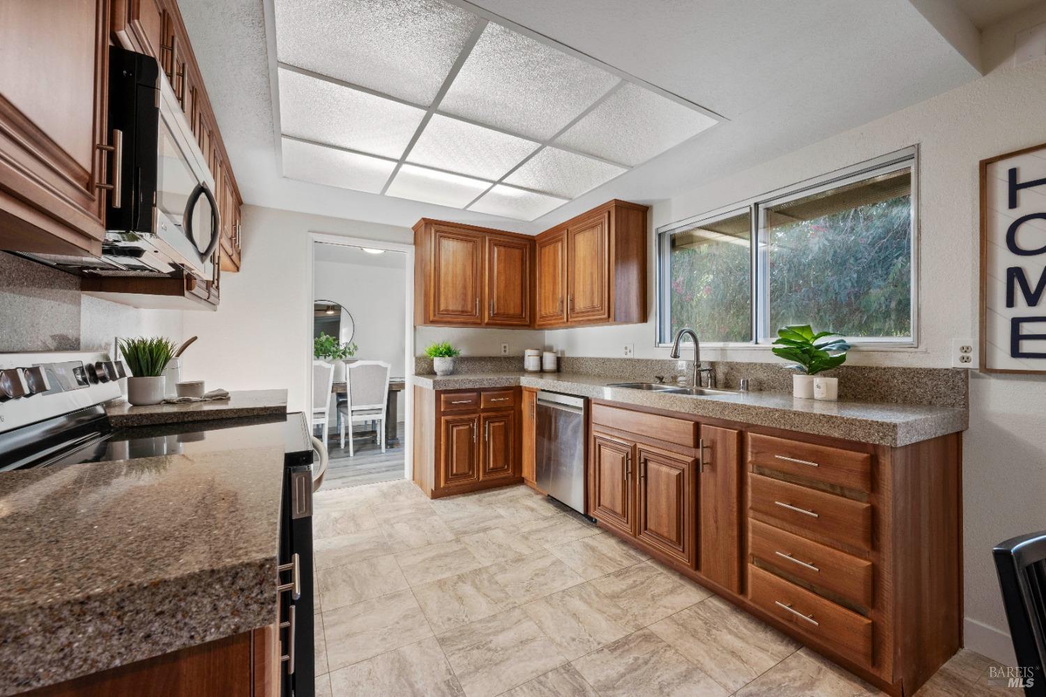 Midvale Drive, Vacaville, California image 11