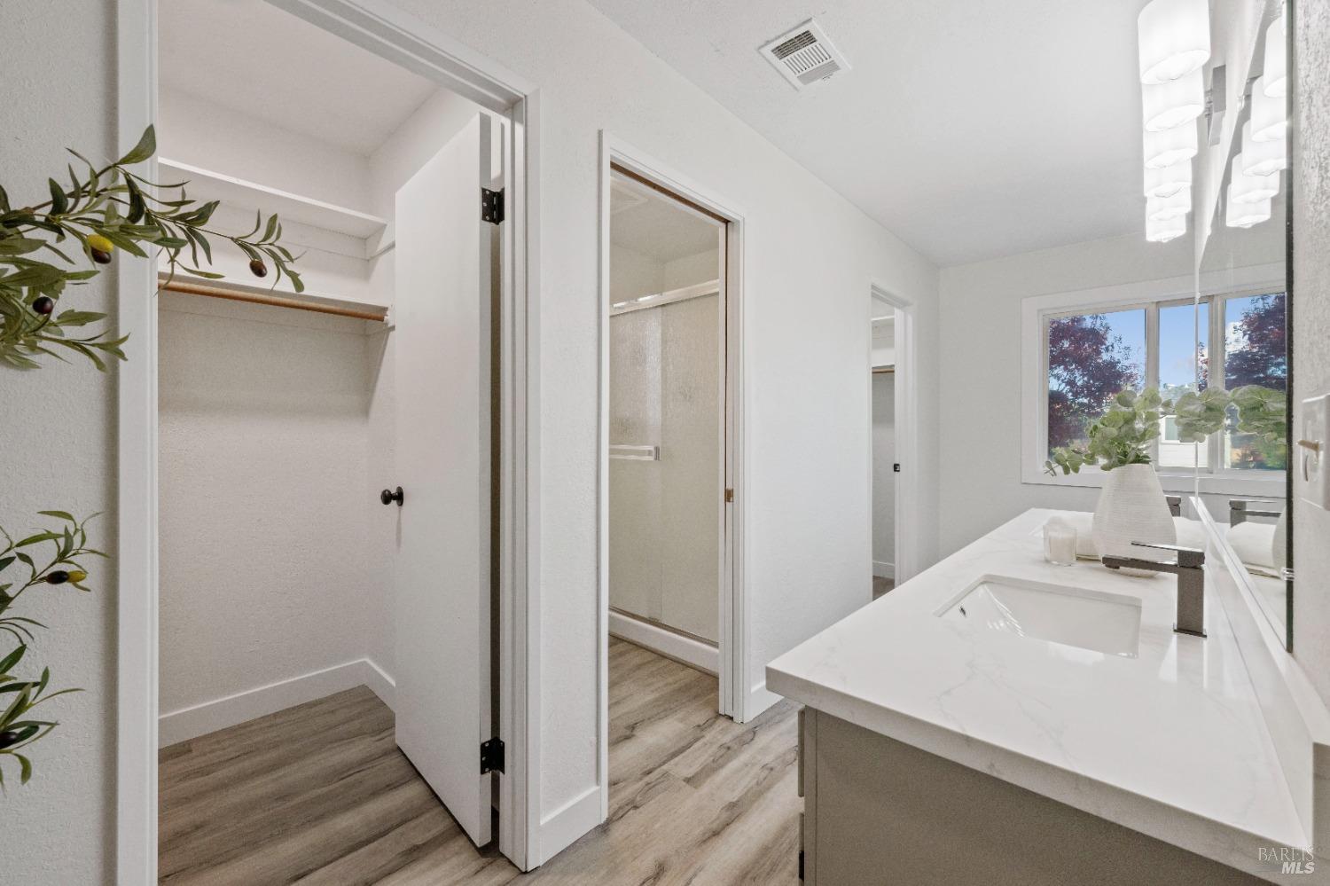 Midvale Drive, Vacaville, California image 29