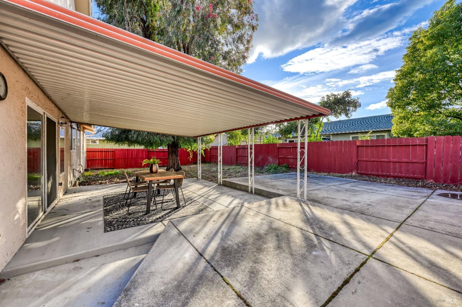 Midvale Drive, Vacaville, California image 32