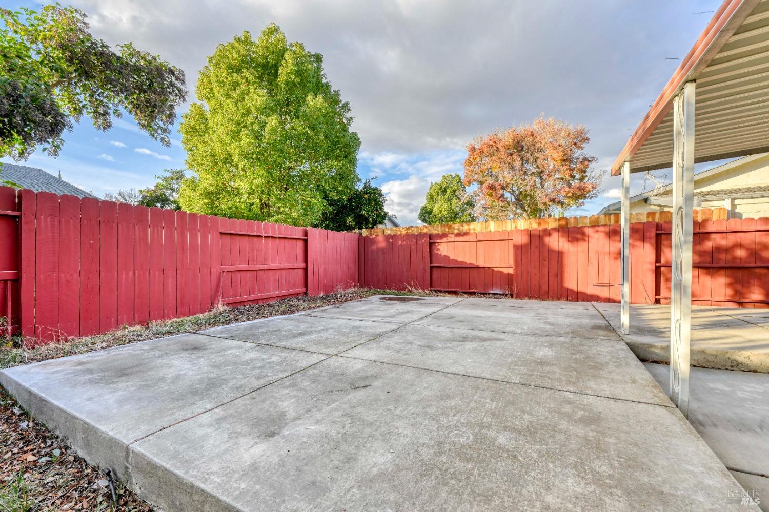 Midvale Drive, Vacaville, California image 38