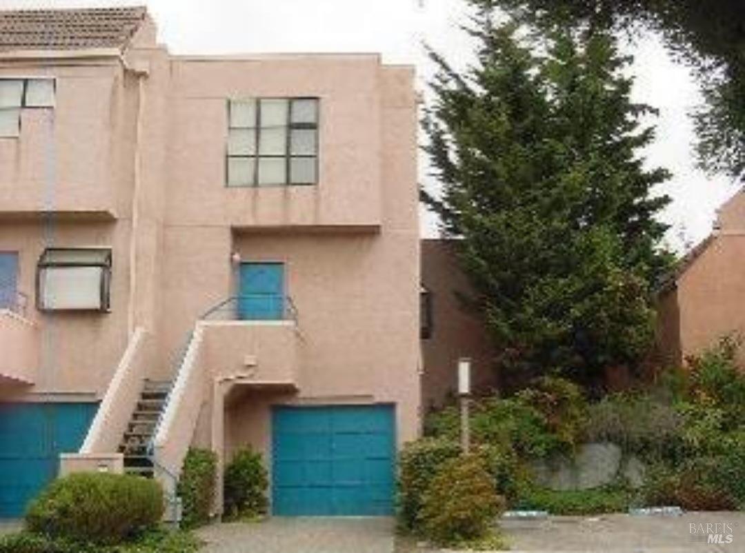 Photo of 140 Nantucket Ln in Vallejo, CA