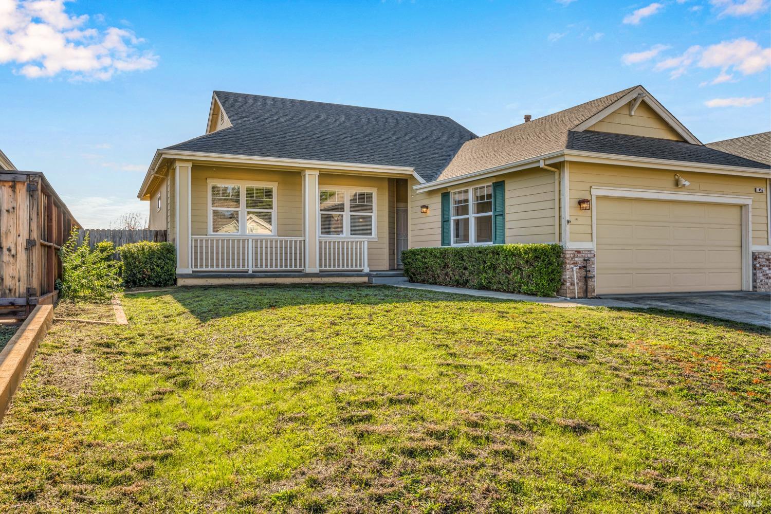 Photo of 455 Gamay Dr in Cloverdale, CA