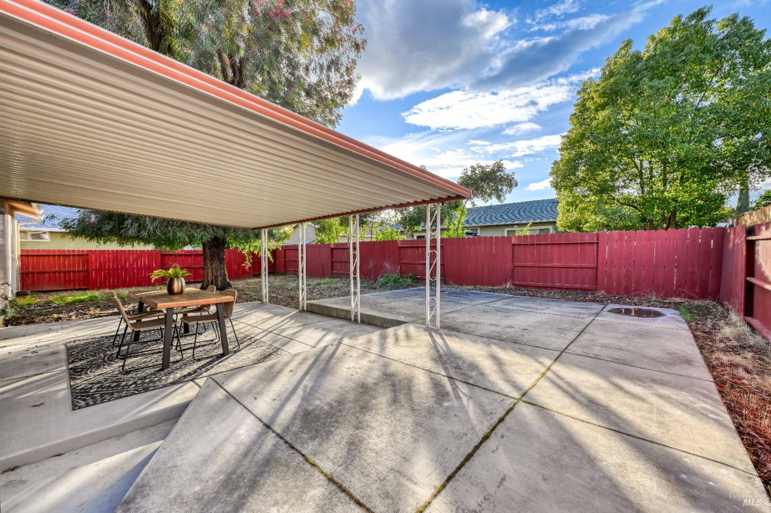 Midvale Drive, Vacaville, California image 33