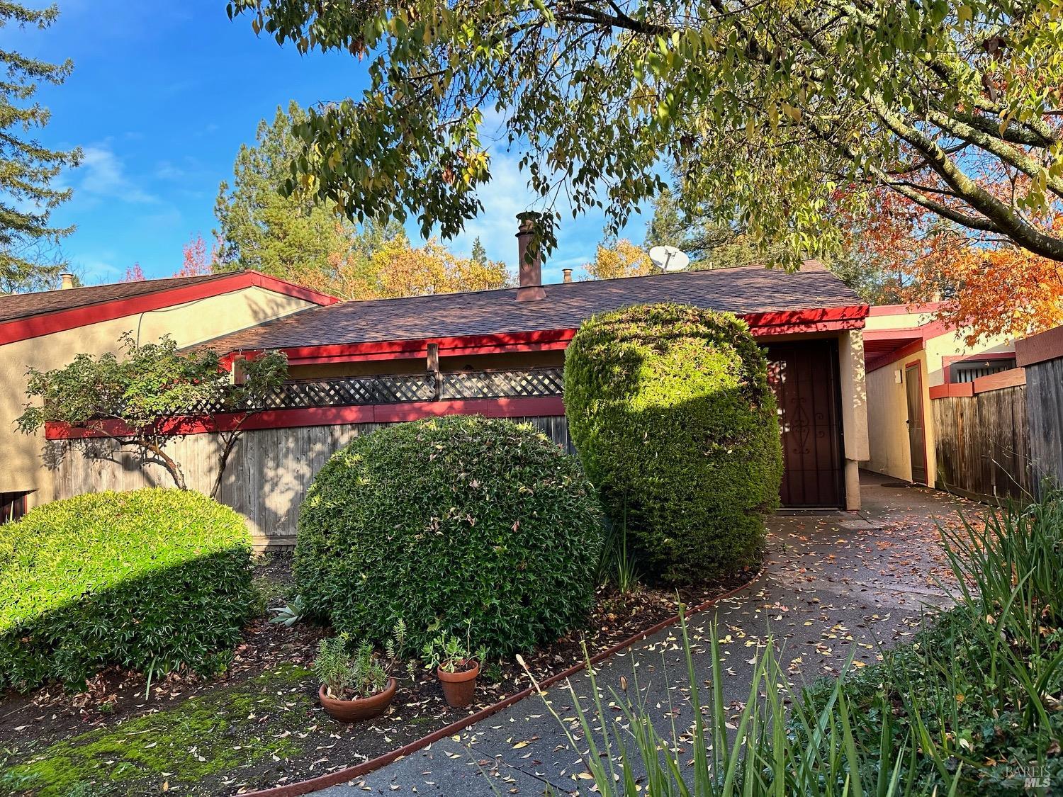 Photo of 51 Redwood Ct in Santa Rosa, CA